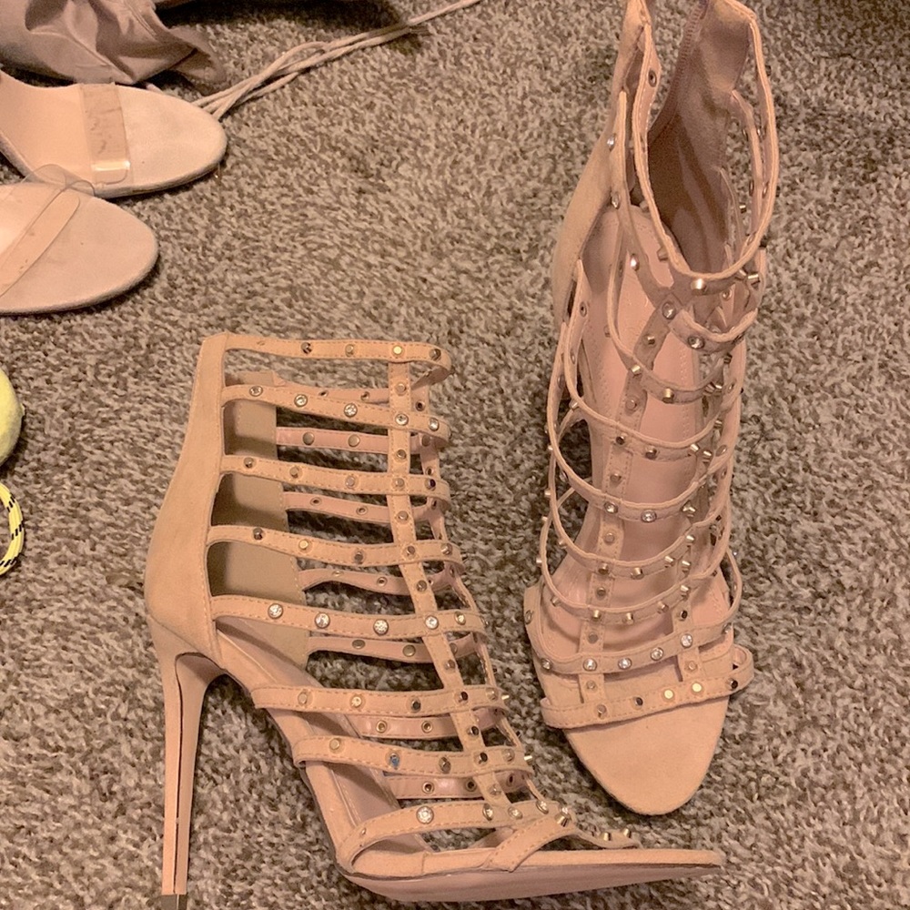 Beige dressy heels 💕 - Picture 4 of 4